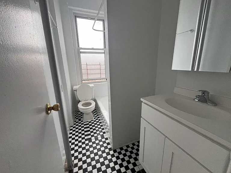 85-31 112th St #4C — Photo 7
