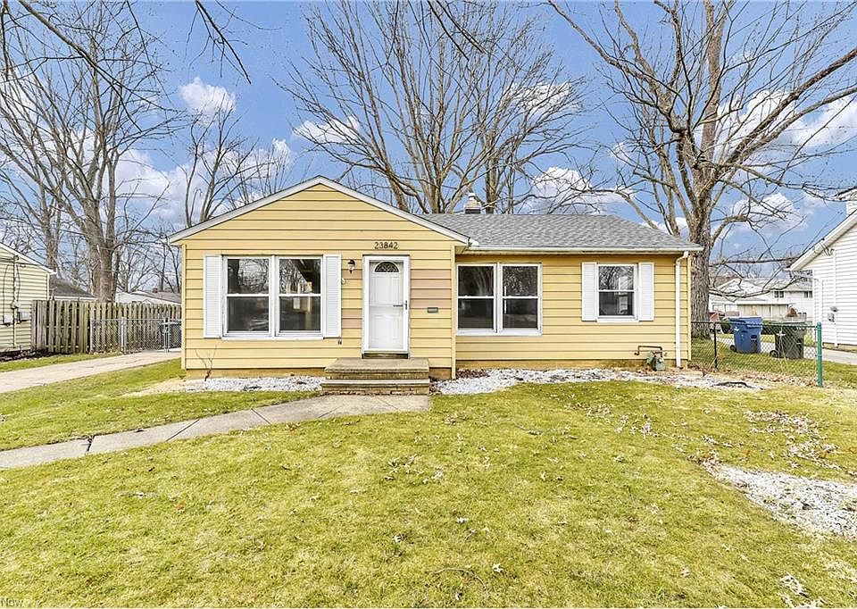 1st image of 23842 Oak Ln