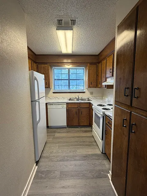 5 Robin Drive-Horton - 1 — Photo 3