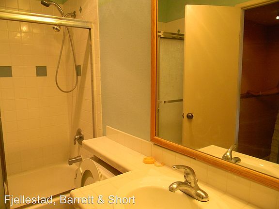 4th image of 621 D St Unit 106
