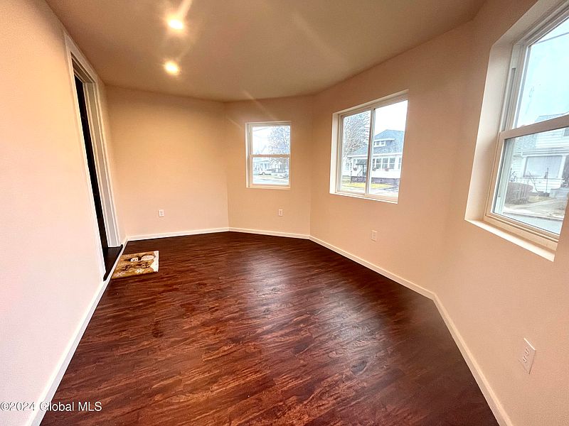 4th image of 213 3rd Street
