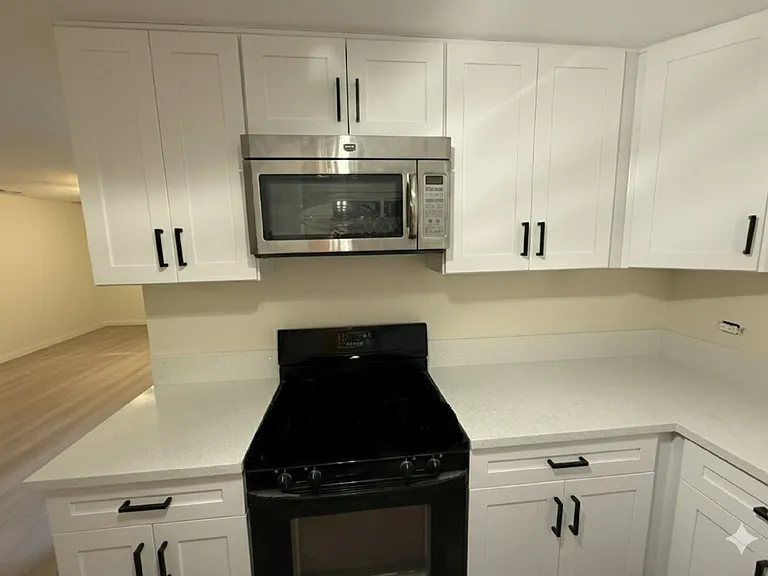 611 Lillian Dr — Photo 8