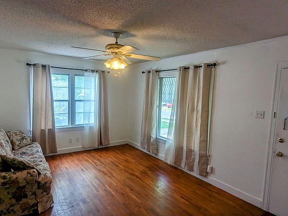2nd image of 1119 Jefferson St