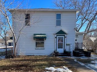 114 S Washington Ave, Madison, SD 57042