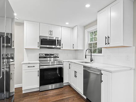 2nd image of 11 Bishop Rd