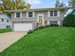 6203 Underwood Ave SW, Cedar Rapids, IA 52404