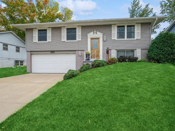 6203 Underwood Ave SW, Cedar Rapids, IA 52404
