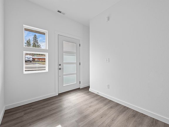 5th image of 4207 E 37th Ave #A