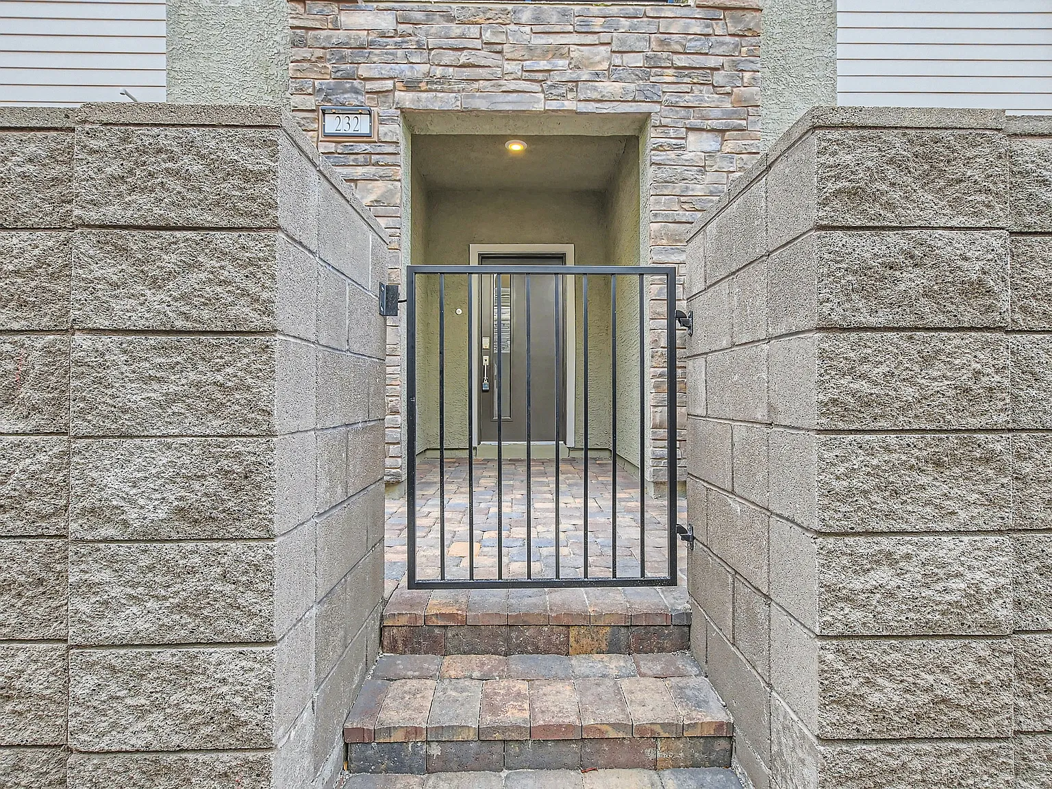 232 Oliver Peak Avenue - 1 — Photo 2
