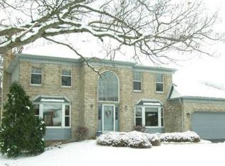 880 Bonnie Brae Ln, Bolingbrook, IL 60440