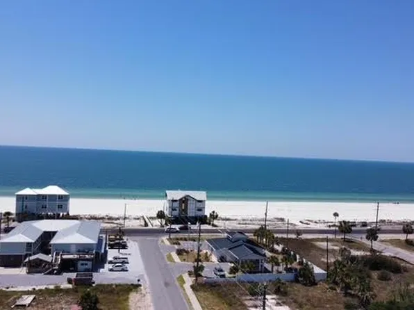 121 15th St, Mexico Beach, FL 32456