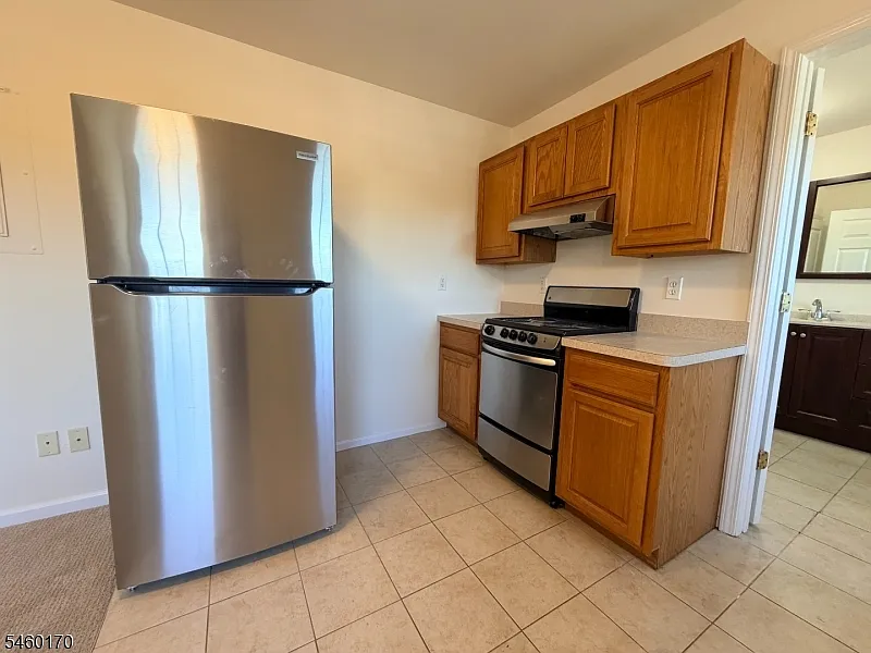 Studio, 1.0 bath, $1,195 — Photo 4