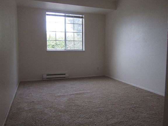 4th image of 11434 16th Ave SW APT 107