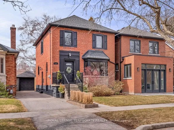 14 8th St, Toronto, ON M8V 3C3