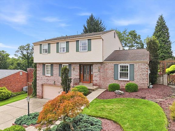 2nd image of 3623 Ashland Dr