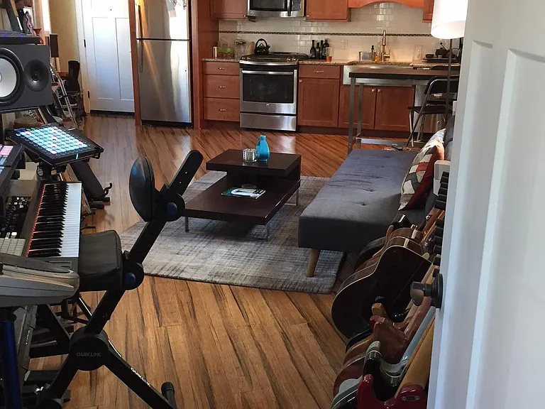 110 Montgomery St #403 — Photo 5