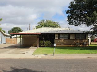 606 NW 8th St, Dimmitt, TX 79027