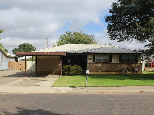 606 NW 8th St, Dimmitt, TX 79027