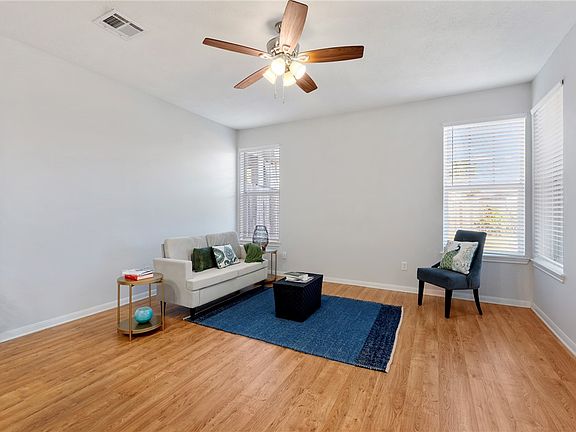 5th image of 1728 Heath Dr