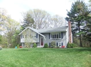 18 Squire Ct, East Walpole, MA 02032