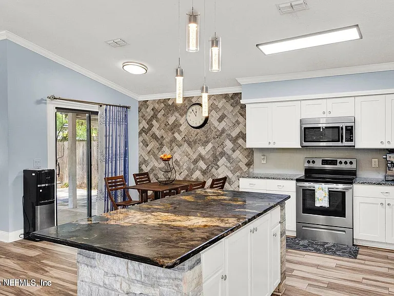 406 Cranes Landing Ct — Photo 7