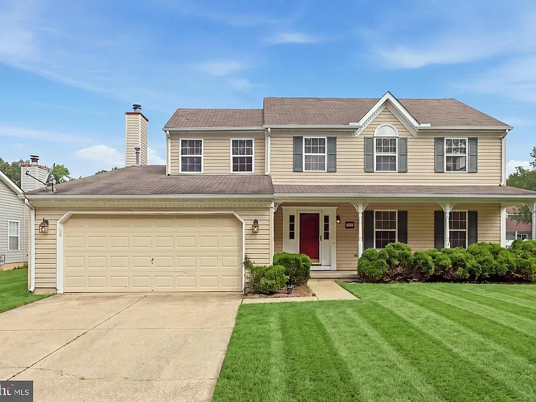 251 N Caroline Pl — Photo 2