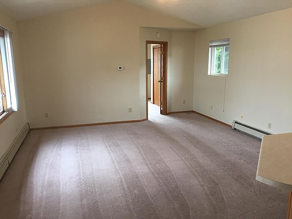 3rd image of 1019 Hancock St APT 3