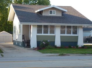 106 E Van Buren St, Clinton, IL 61727