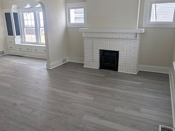 2nd image of 3049 W 116th St
