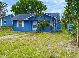 329 15th St SW, Vero Beach, FL 32962