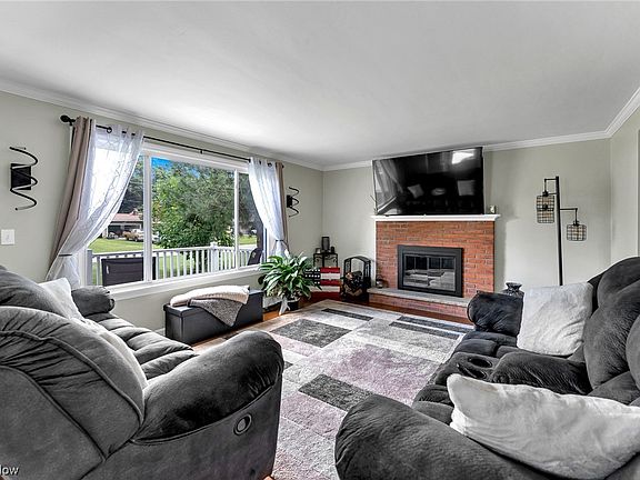 5th image of 4295 Woodleigh Ln