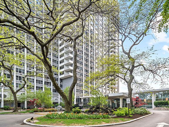 3rd image of 4250 N Marine Dr APT 2607