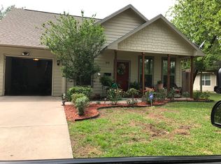 919 Pine St, Bonham, TX 75418