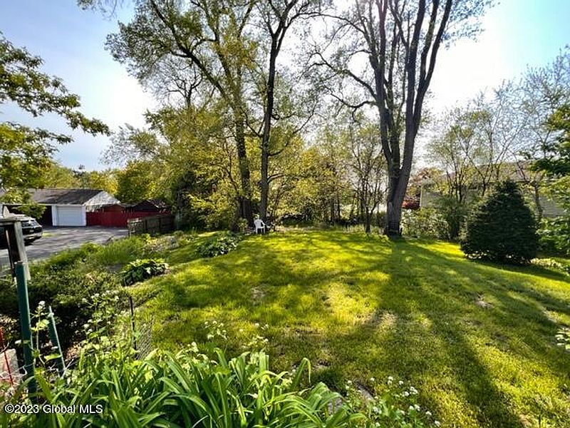 3rd image of 316 Sand Creek Road