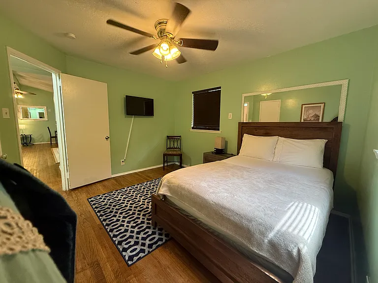 1755 Sylvan Dr — Photo 8