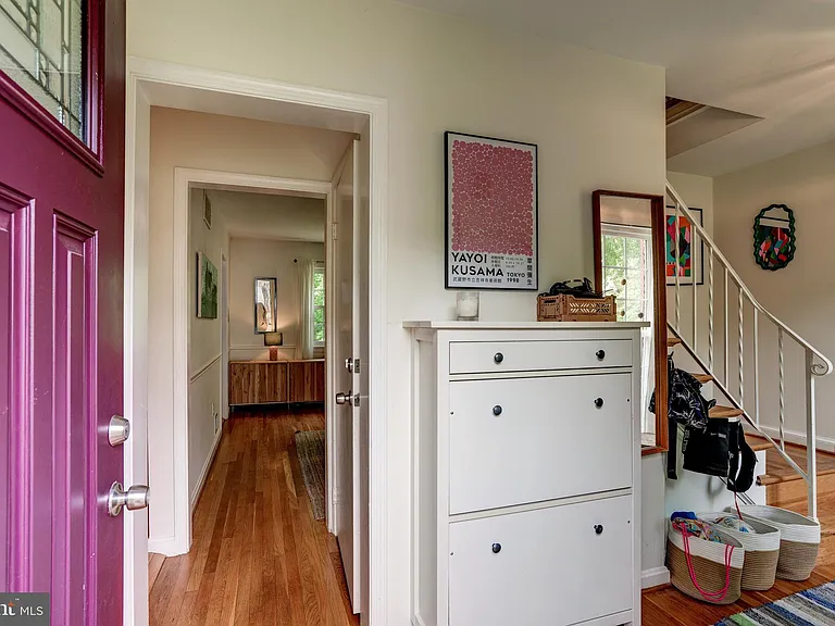 7525 Cayuga Ave — Photo 4