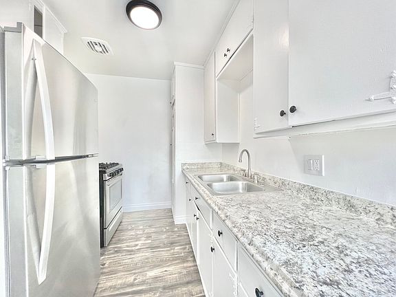 4th image of 1805 W 80th St #4