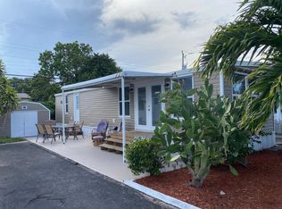 87 W Lake Dr, Hollywood, FL 33023