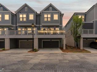 285 Walker Ave, Roswell, GA 30076