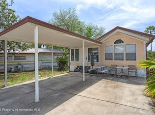 9580 Gray Fox Dr, Weeki Wachee, FL 34613