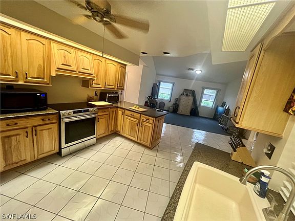 2nd image of 207 Lincoln Ave
