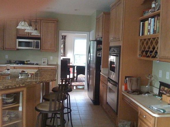 5th image of 221 Spyglass Ln