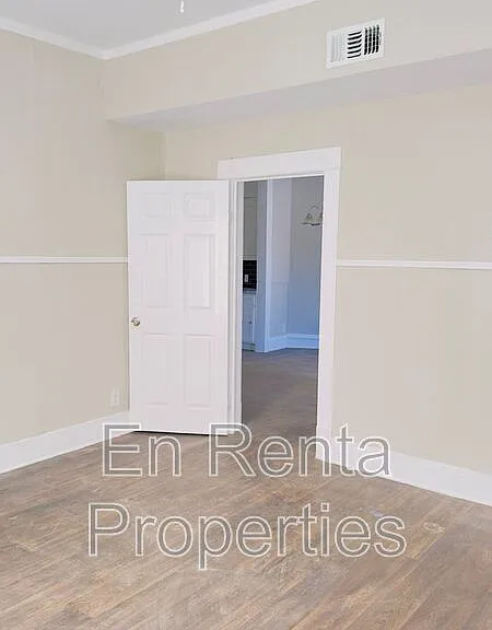 1217 Clinton Ave — Photo 7