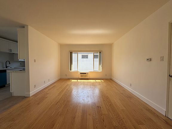 3rd image of 1115 Rexford Dr APT 3