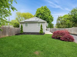 39 Rose St, Hauppauge, NY 11788