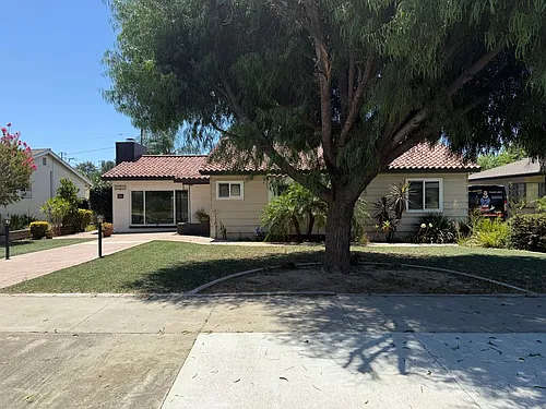 5055 Lincoln Ave Photo 1