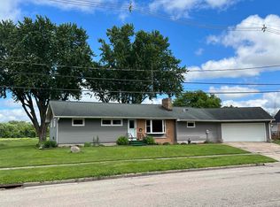 549 Waterloo St, Columbus, WI 53925