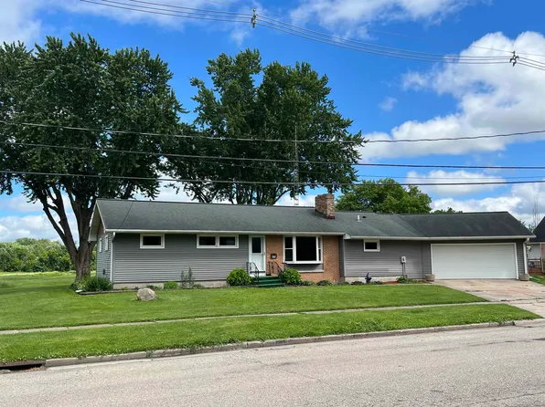 549 Waterloo St, Columbus, WI 53925