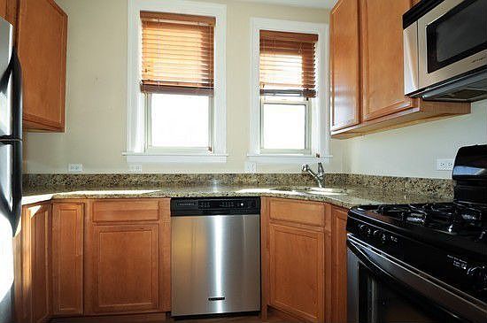 4th image of 6137 N Hoyne Ave #3