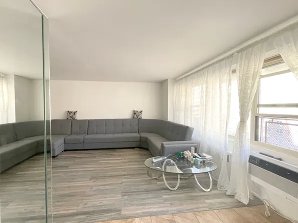 2940 West 5th Street image 9 of 28